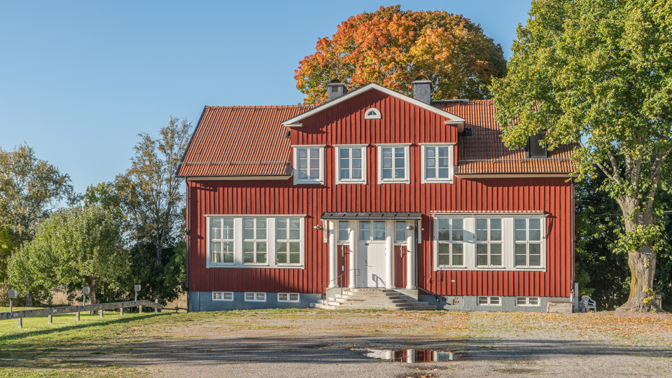 Oxelskolans Resursenhet framsidan av röda anläggningen